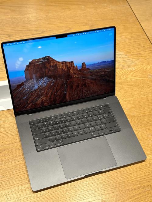 1819 岁 macbookpro 高清，强劲能与轻薄便携的完美融合